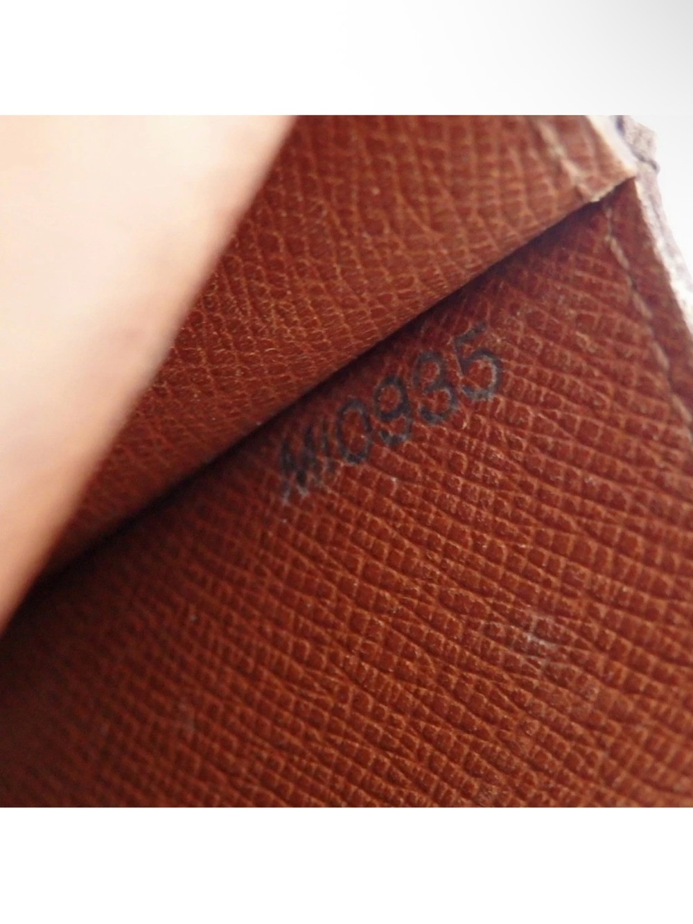 Louis Vuitton Retired monogram Cigarette Case - Picture 8 of 9